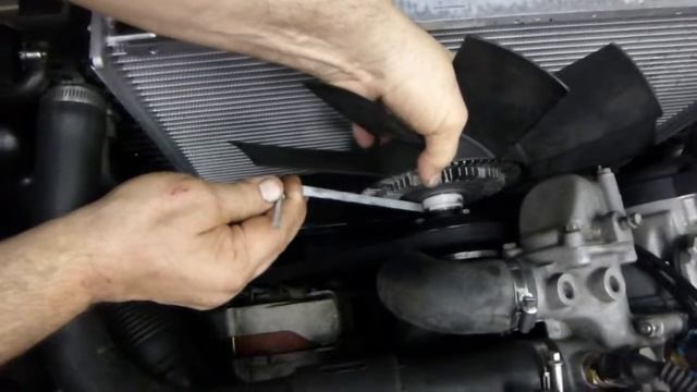 32 mm LEFT HAND thread NUT on BMW Fan Clutch