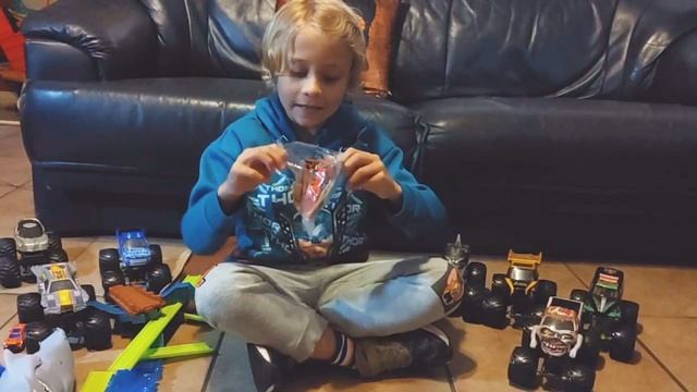 Metal Machines Shark Attack review by Liam