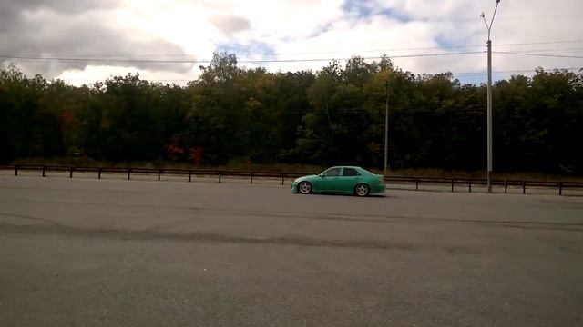 B-boy Vlo исполняет пончики!