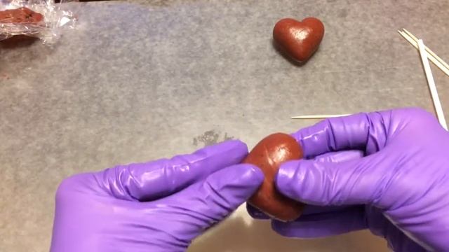 How to Shape Heart Cake Pops