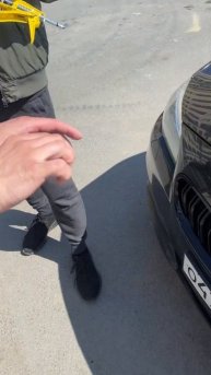 Как приклеить значок на BMW. Официальная инструкция от братца