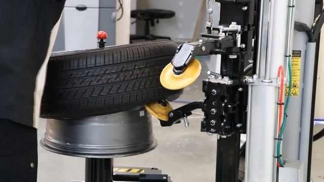 S121 Par Arm Tire Changer Machine | Made in Italy by GIULIANO