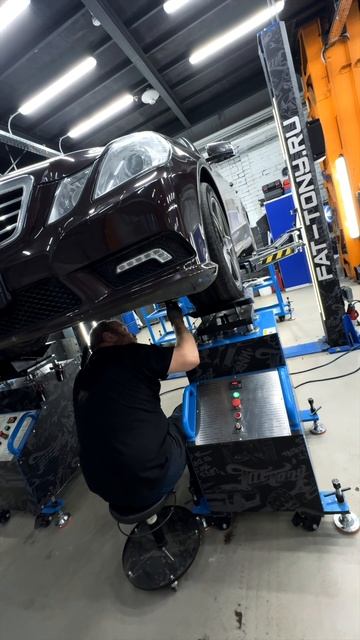 Диагностика подвески Mercedes E350 на вибростенде