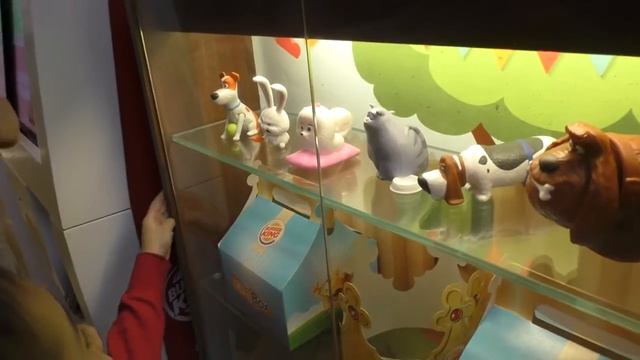 ИГРОВЫЕ АВТОМАТЫ и веселье в детском центре  ВЛОГ  Видео для детей  GAMBLING MACHINES and fun in ki