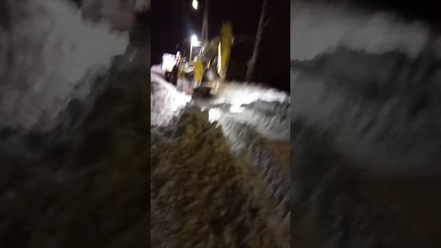Работа экскаватора погрузчика komatsu wb97s-2
