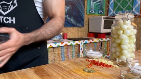 10 minutes Quick & Easy Egyptian Pickled Onion Recipe