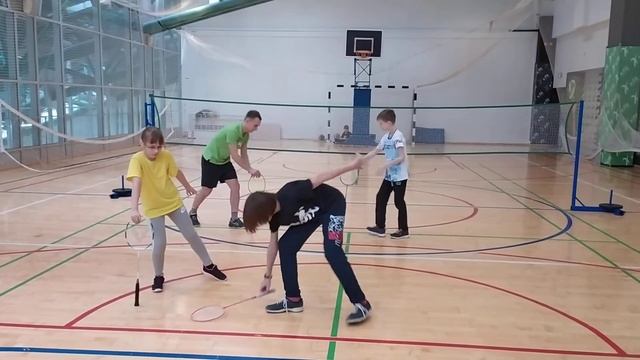 Бадминтон упражнение перестановка