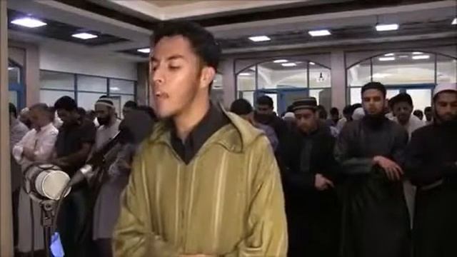 Красивое чтение суры в намазе!