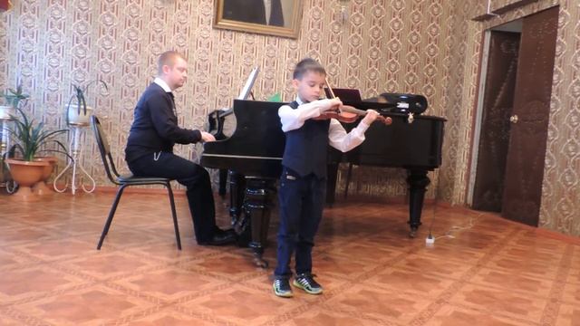 Выступление Артура в школе искусств город Кирсанов 10 03 2017