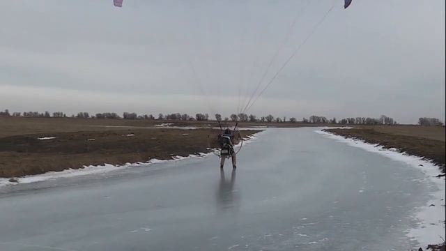 Парапланеризм в Астрахани Полёты на парамоторе в 2013 году
