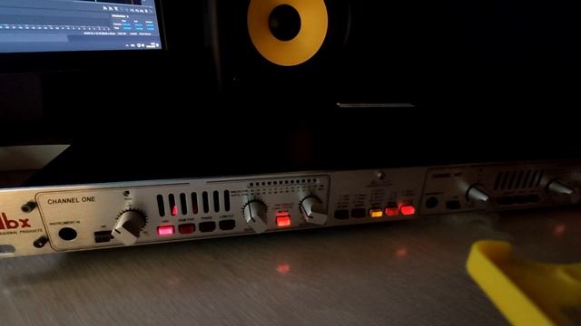 DBX386 + sE Electronics 2200