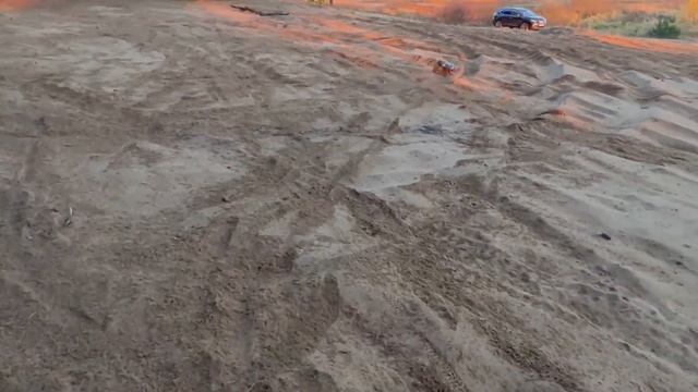 Покатушка ARRMA Talion на песчаном островке