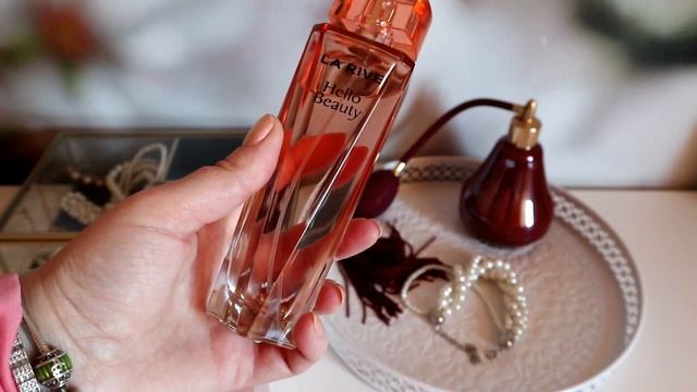 Parfumuri Noi: Casa Goa L'Orientale, Moschino,Rihanna Reb'l Fleur,La Rive Hello Beauty,Jeanne Arthe