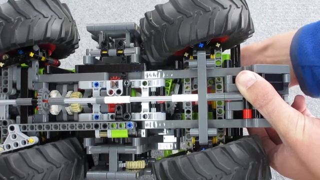 Sensationelle Lenkung: LEGO®-Technic 42054 Claas Xerion 5000 Trac VC - mit "Die Noppe"