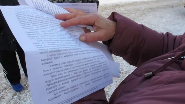 На ул.Свердлова жители памятников № 9 и 11-а негодуют по поводу поджогов и захвата придомовых земель