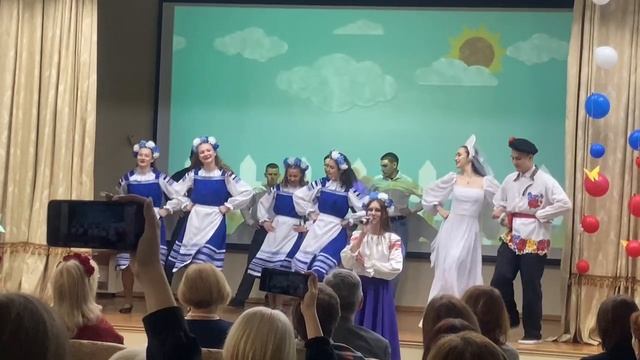 Хорошая песня на 8 марта, наверное