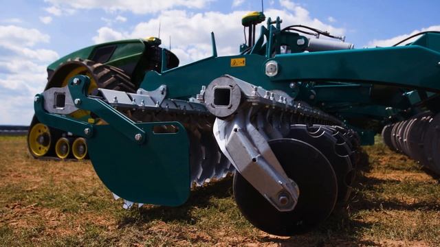 Autonomous Electric Tractor - Future of Farming | John Deere