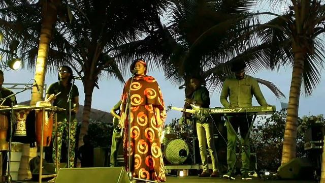 Balance Aida Samb  dinner de gala Lamantin Beach Hotel