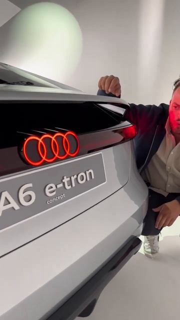 Heftigste Lichtanimation ever! Audi a6 e tron #shorts   Concept car   POV