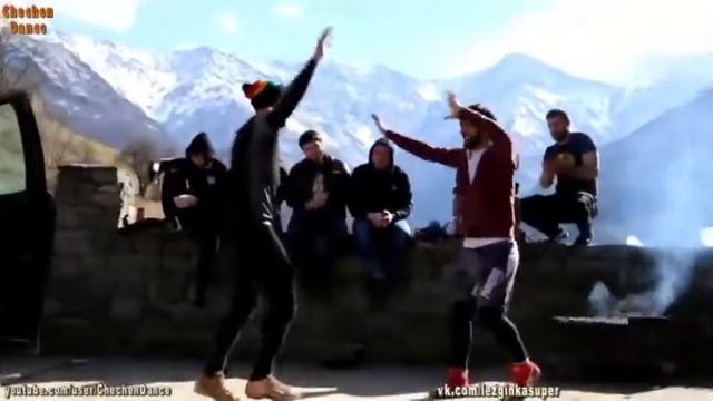 Чеченсы тансует лезгинку…