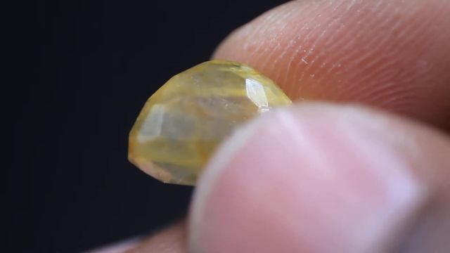 7.36 Carat Natural yellow TOPAZ Gemstone IGL(Gov.) lab Certified