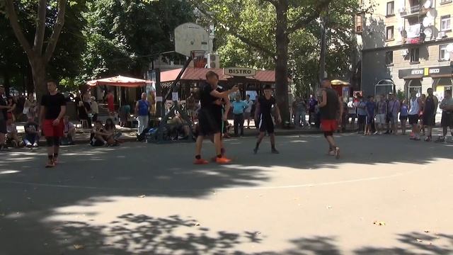 УСЛ 3х3: "Nikolaev Streetball Cup" 2016 1/8  -  "Pain & Gain"(Каховка) - "Lviv Warriors"(Львов)