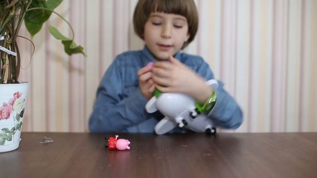Самолет свинки Пеппы с фигуркой!