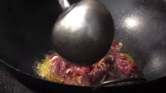 摘點辣椒,二弟做“辣椒炒皮蛋”,香辣又開胃超下飯! |Mukbang【鐵鍋視頻】