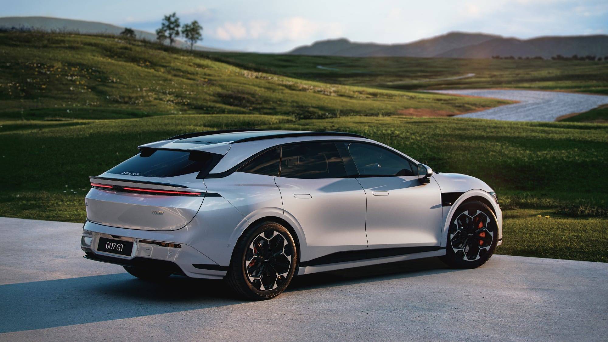 Zeekr 007 GT – электрический универсал с запасом хода 825 км.