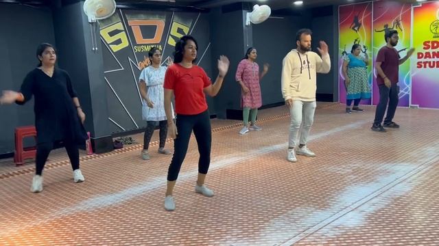 Kurchi madathapetti song Zumba dance | Guntur kaaram movie | #zumba #zumbaclass #zumbafitness #zumb