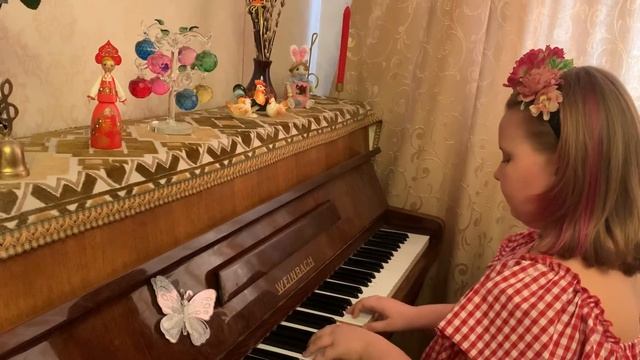 SOFT MOZART RECITAL May 2022: Milana, 9 yo, Russia, plays Беркович Вариации на тему русск нар песни
