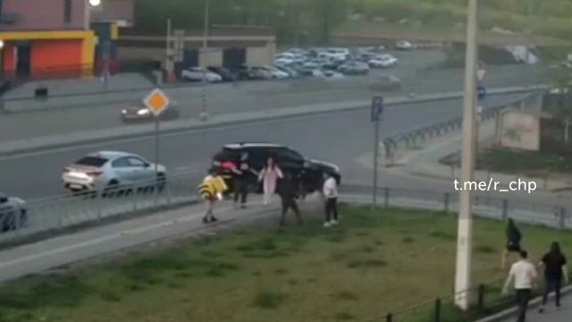 В Воронеже водитель BMW избил курьера