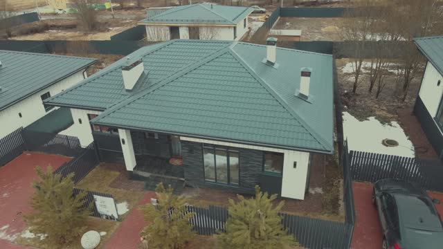 Комфортный дом для семьи в клубном коттеджном поселке удобное жилье под ключ за адекватные деньги