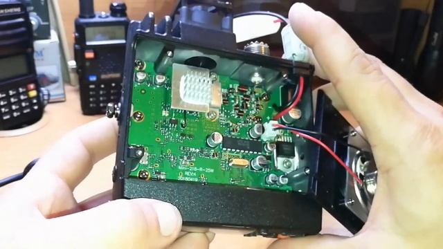 Zastone Z218 (Часть 1) - автомобильная радиостанция UHF/VHF 22W или УКВ трансивер