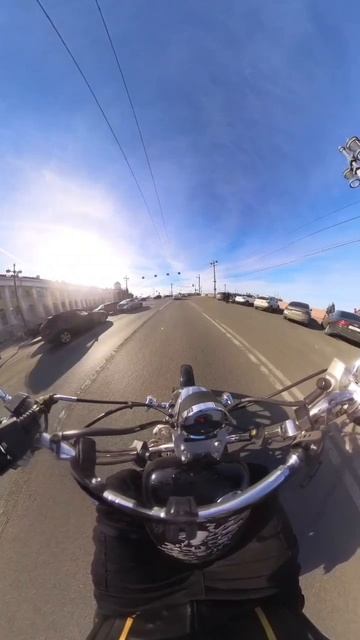 Красавчик на мотоцикле