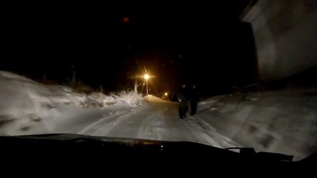 Подъем в  заснеженную горку на Ладе Гранте.