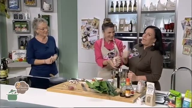 Creckers proteici con insalata di sesamo | Vanessa Lorenzetti | La SanaMente Cucina Naturale