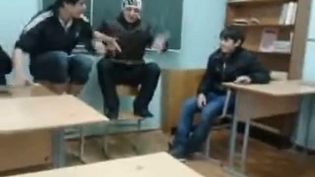 школники в  сдудий