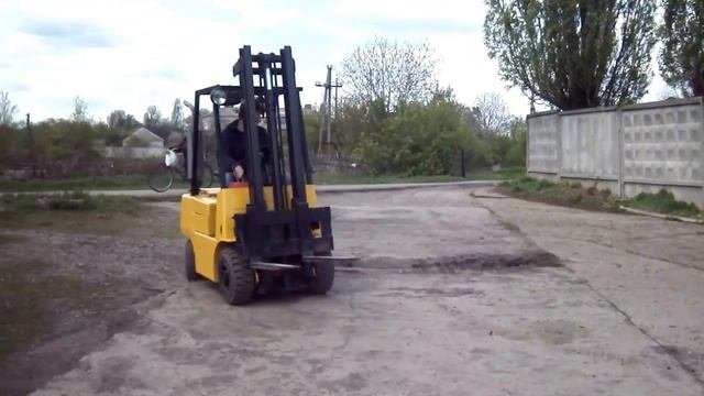 Погрузчик вилочный