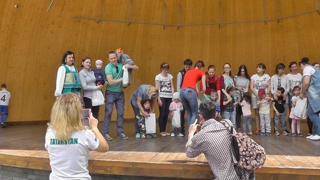 10.06.2017 Дети и родители в парке "Крылья советов". 06709