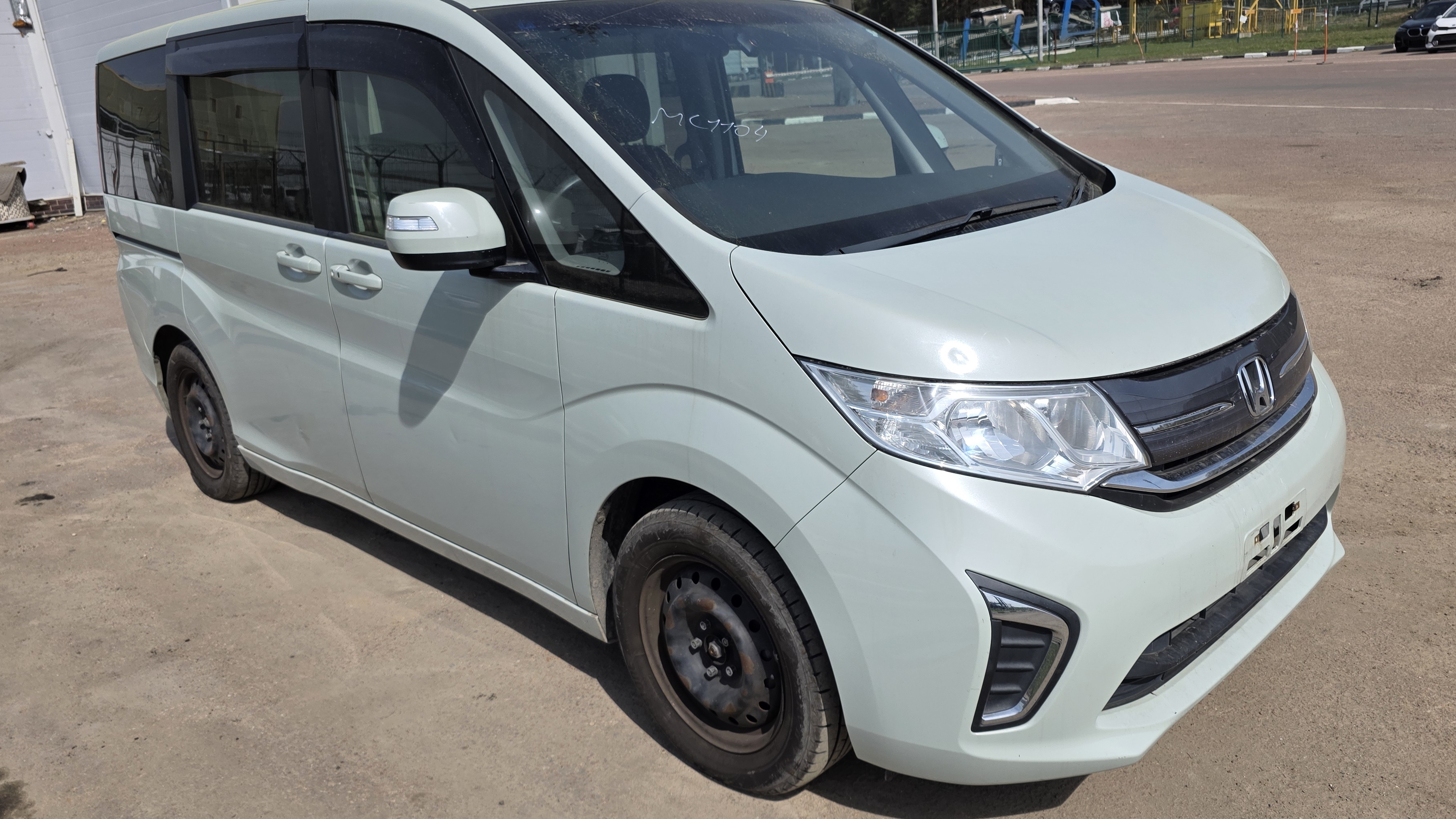 Честный отзыв о покупке Honda Stepwgn RP1 2015 через Правый руль БиБи