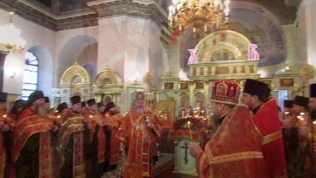 ЗАУТРЕНЕ ЗОВУТ КОЛОКОЛА.
