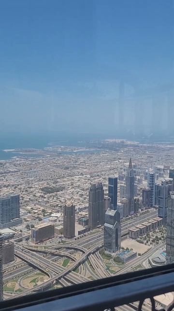 Burj Khalifa roof. Крыша Бурж Халифа.