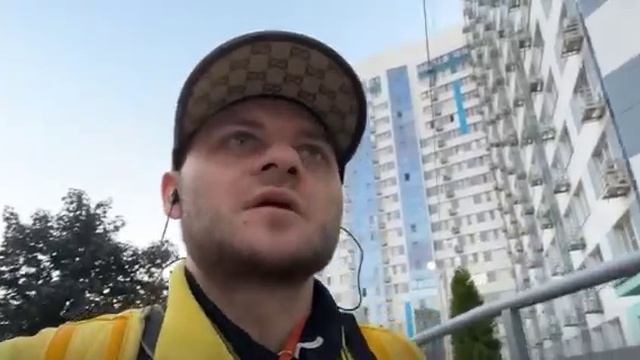 Пеший курьер с позывным Робот