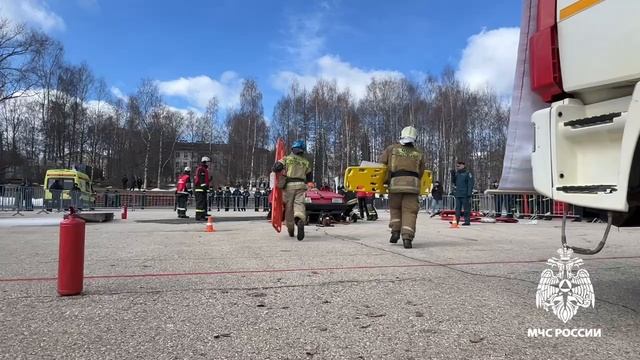 🔥В Сыктывкаре выбрали лучшую команду МЧС России по проведению аварийно-спасательных работ при ликвид