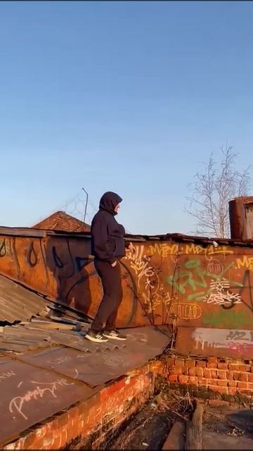 Лазаю по крышам в Казани