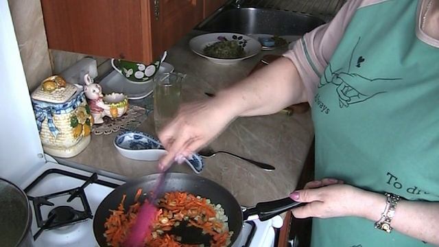 Рецепт рассольника классического с перловкой и солеными огурцами.