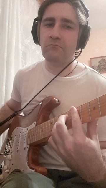 Упр.  1 // Alternating strokes of triplets or groups of three notes.
