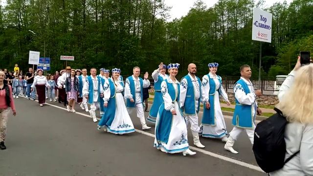 По улице аг. Каменюки с оркестром