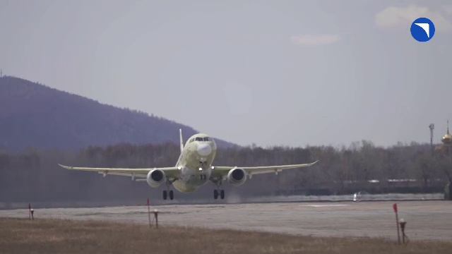 Полностью импортозамещенный российский Superjet-100 совершил первый полет в Комсомольске-на-Амуре